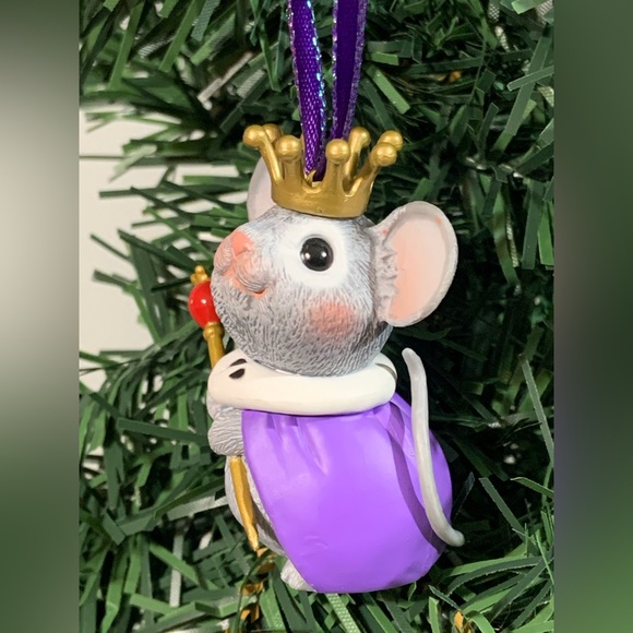 4 for $20 Royal Treatment Hallmark Associate Gift King Mouse Keepsake Ornament - Picture 3 of 13